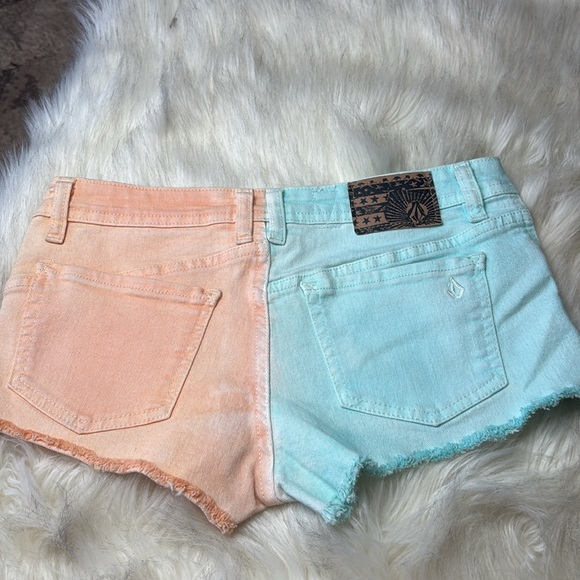 Genuine Volcom Brand Jeans NWOT - Picture 2 of 11